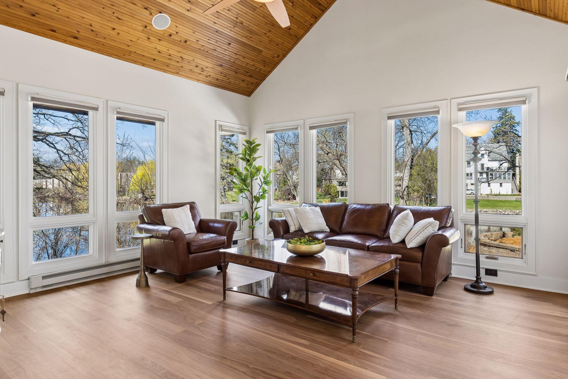 Vaulted Sunroom w/ Panoramic Views