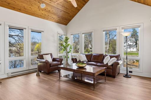4812 W Sunnyslope Road, Minneapolis, MN 55424