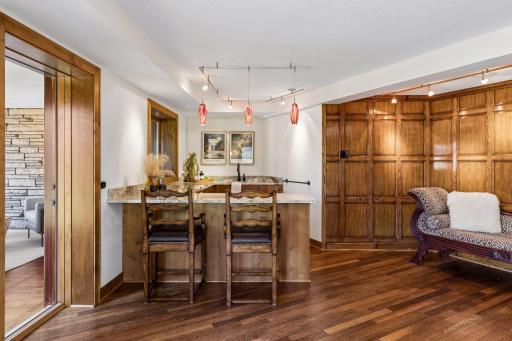 4812 W Sunnyslope Road, Minneapolis, MN 55424