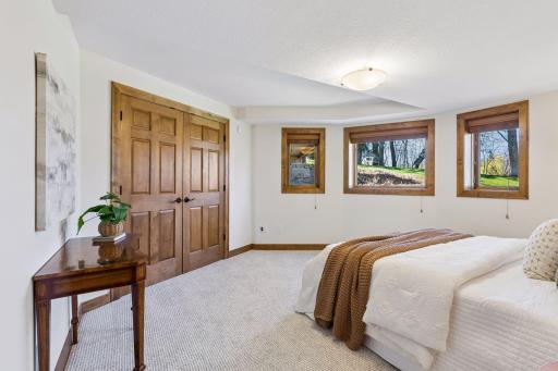 4812 W Sunnyslope Road, Minneapolis, MN 55424