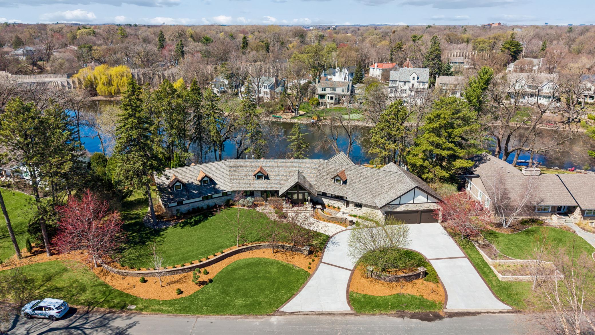 Welcome to 4812 West Sunnyslope Road