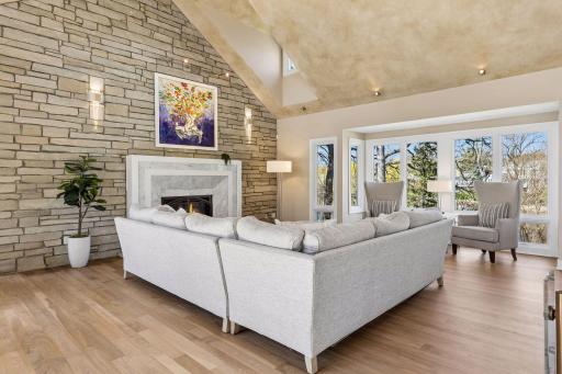 4812 W Sunnyslope Road, Minneapolis, MN 55424