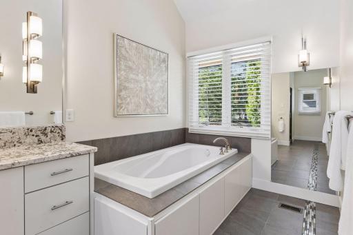 4812 W Sunnyslope Road, Minneapolis, MN 55424