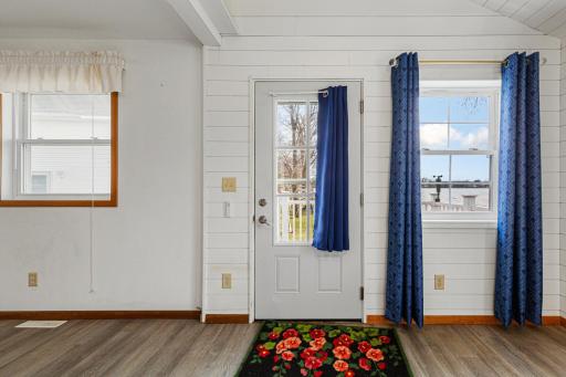 945 Reed Street N, Waterville, MN 56096