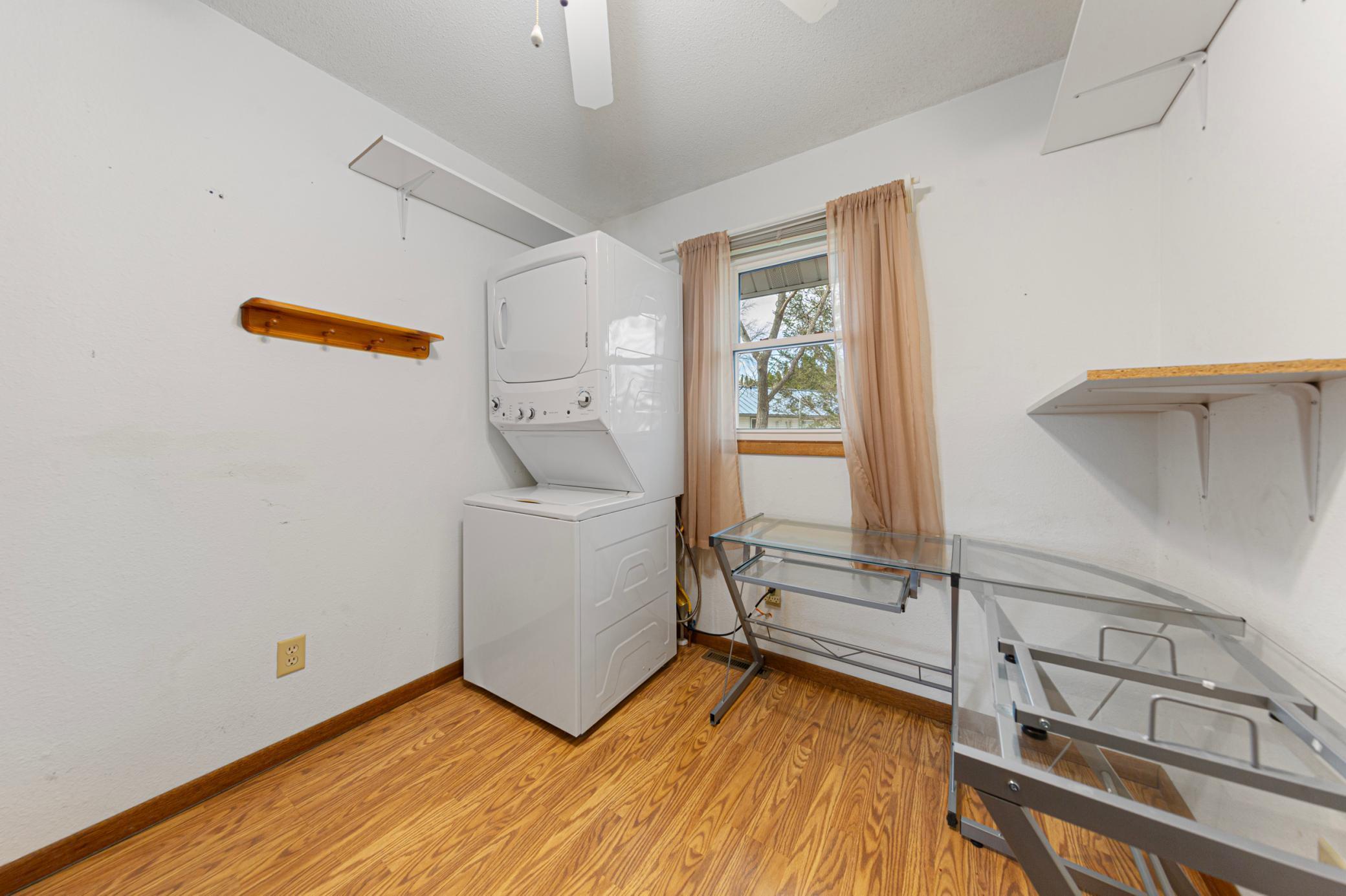 27 laundry_bonus room.jpg