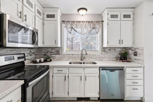 8770 Benson Way, Inver Grove Heights, MN 55076