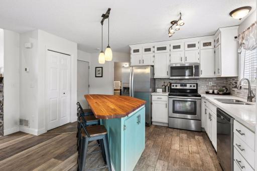 8770 Benson Way, Inver Grove Heights, MN 55076