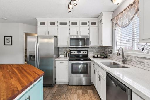8770 Benson Way, Inver Grove Heights, MN 55076