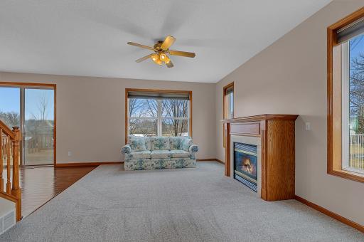 A wonderful space to entertain family and friends in.
