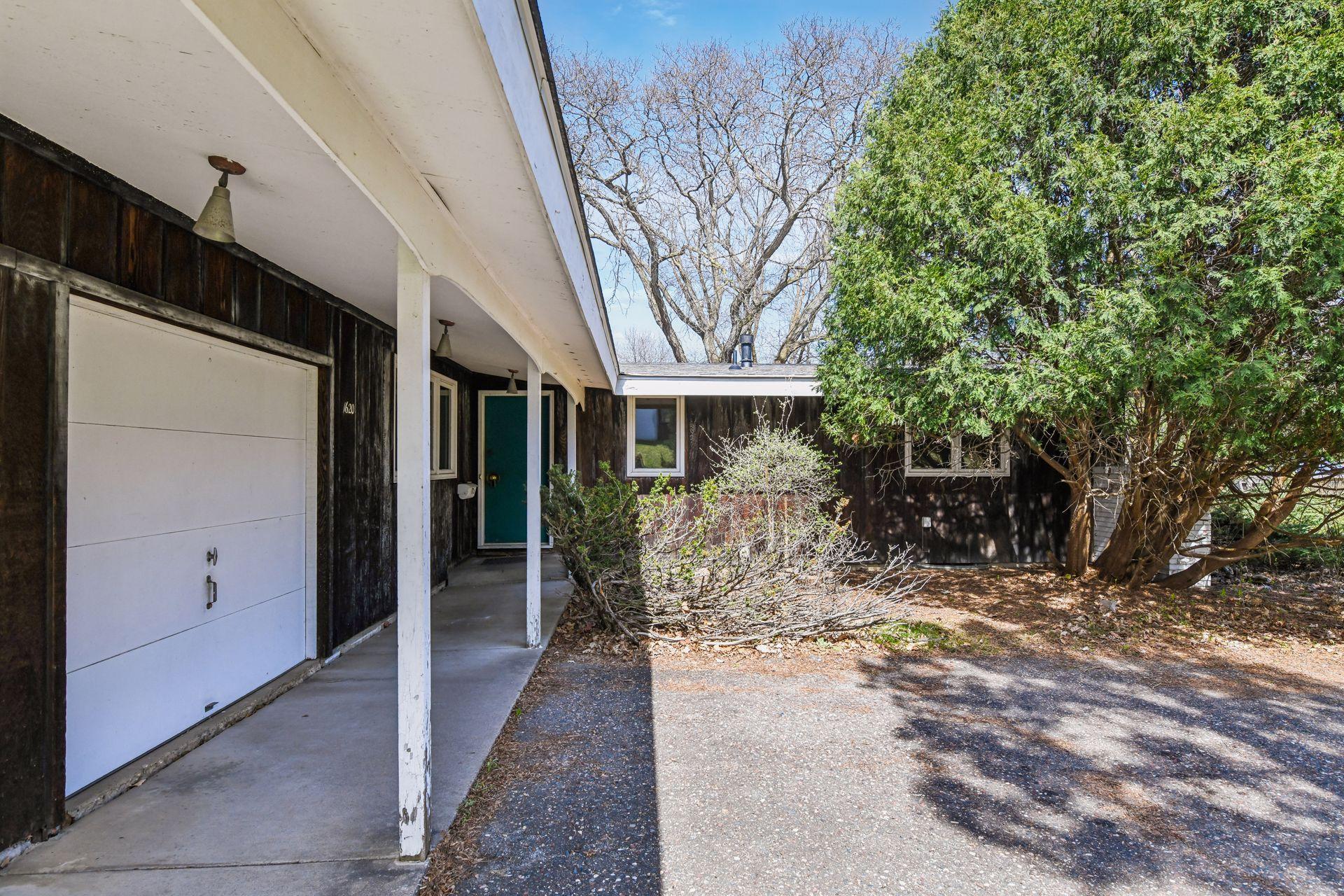 Occupied by the same owners since built.