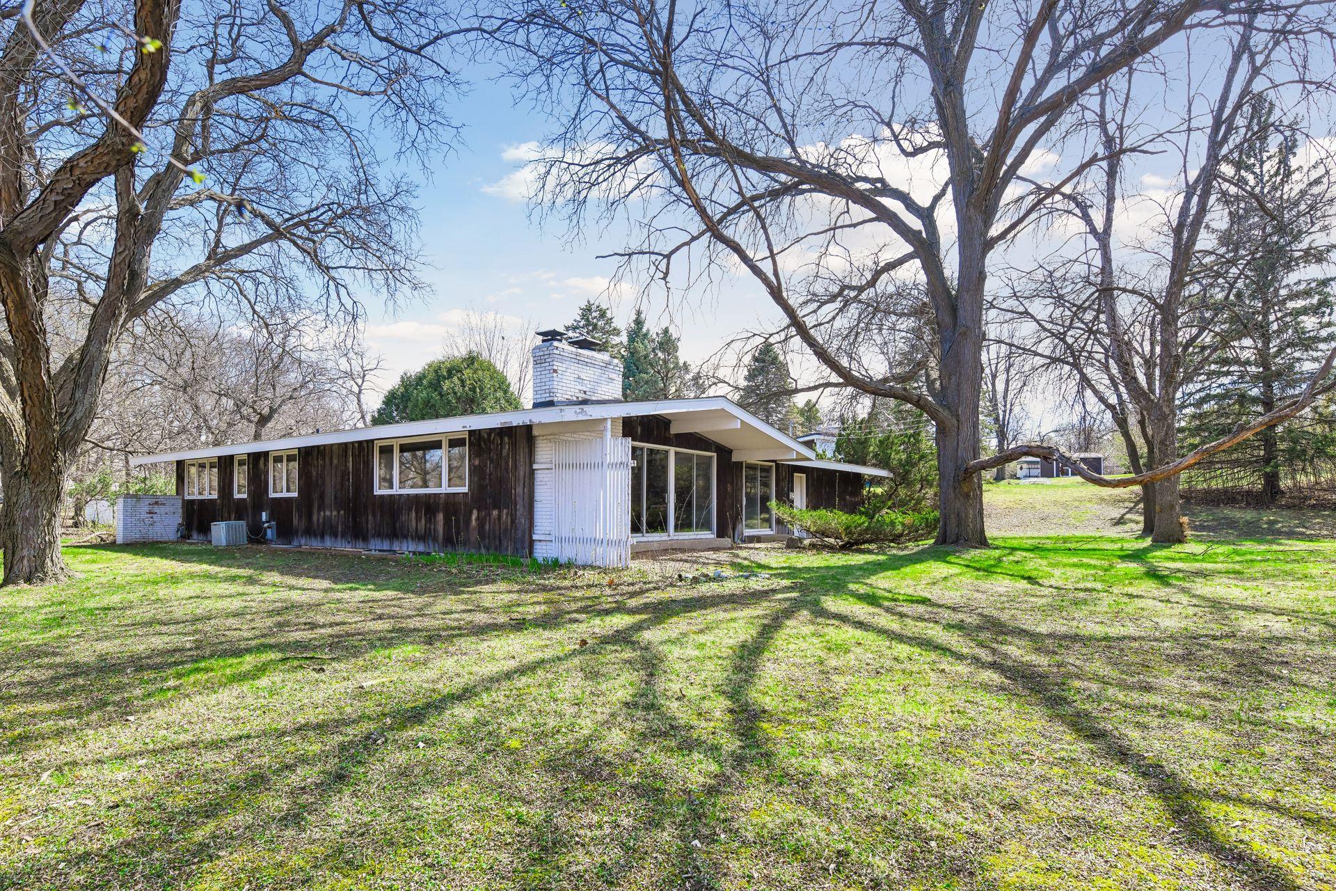 Exceptional opportunity for a mid-century loving design-minded buyer to update and remodel to create a compelling West Coast contemporary residence.