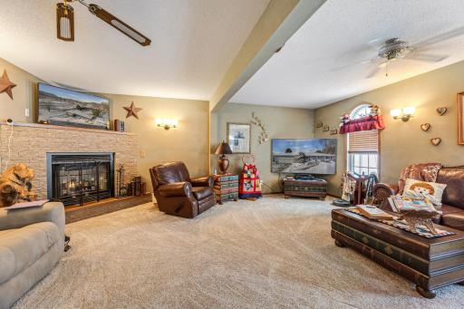 244 Edgeview Drive, Rollingstone, MN 55969