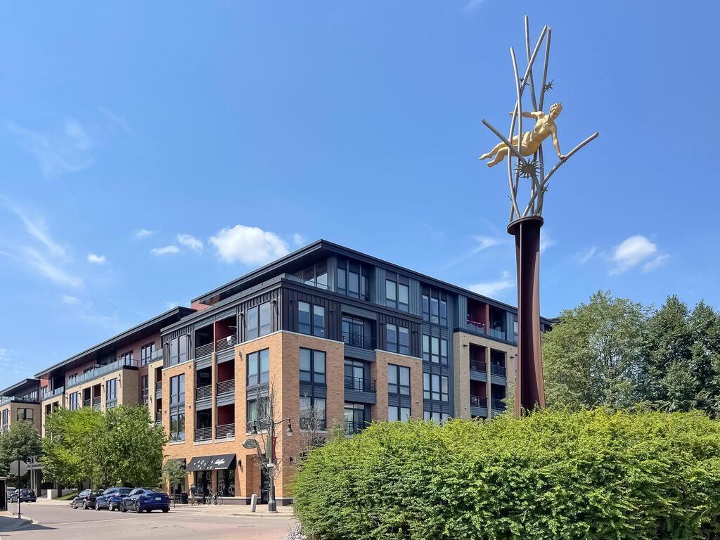 Welcome to Excelsior and Grand!