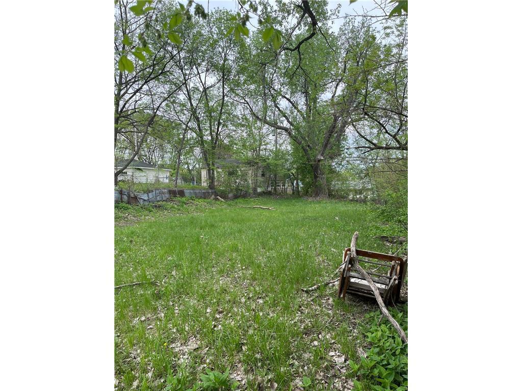 137 Sims Ave