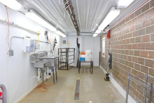 14x8 Slaughtering Room / Barn