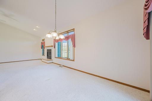 302 Fairway Drive, Casselton, ND 58012