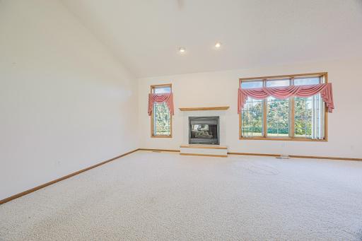 302 Fairway Drive, Casselton, ND 58012