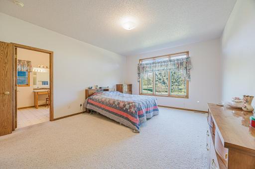 302 Fairway Drive, Casselton, ND 58012