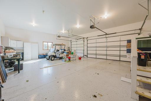 302 Fairway Drive, Casselton, ND 58012