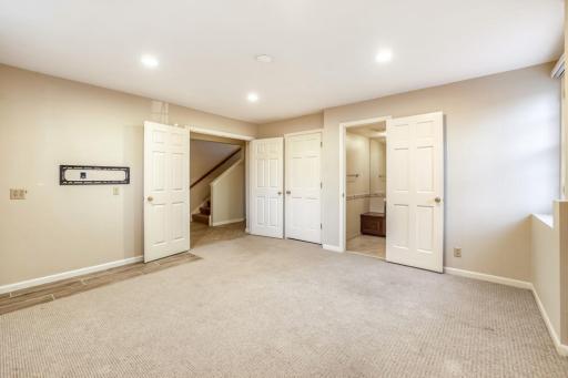 228 Ridgewood Avenue, Minneapolis, MN 55403