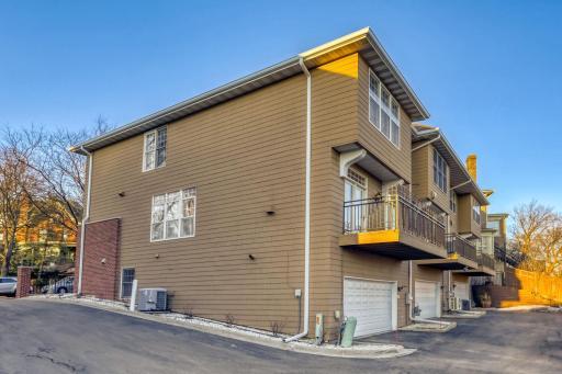 228 Ridgewood Avenue, Minneapolis, MN 55403