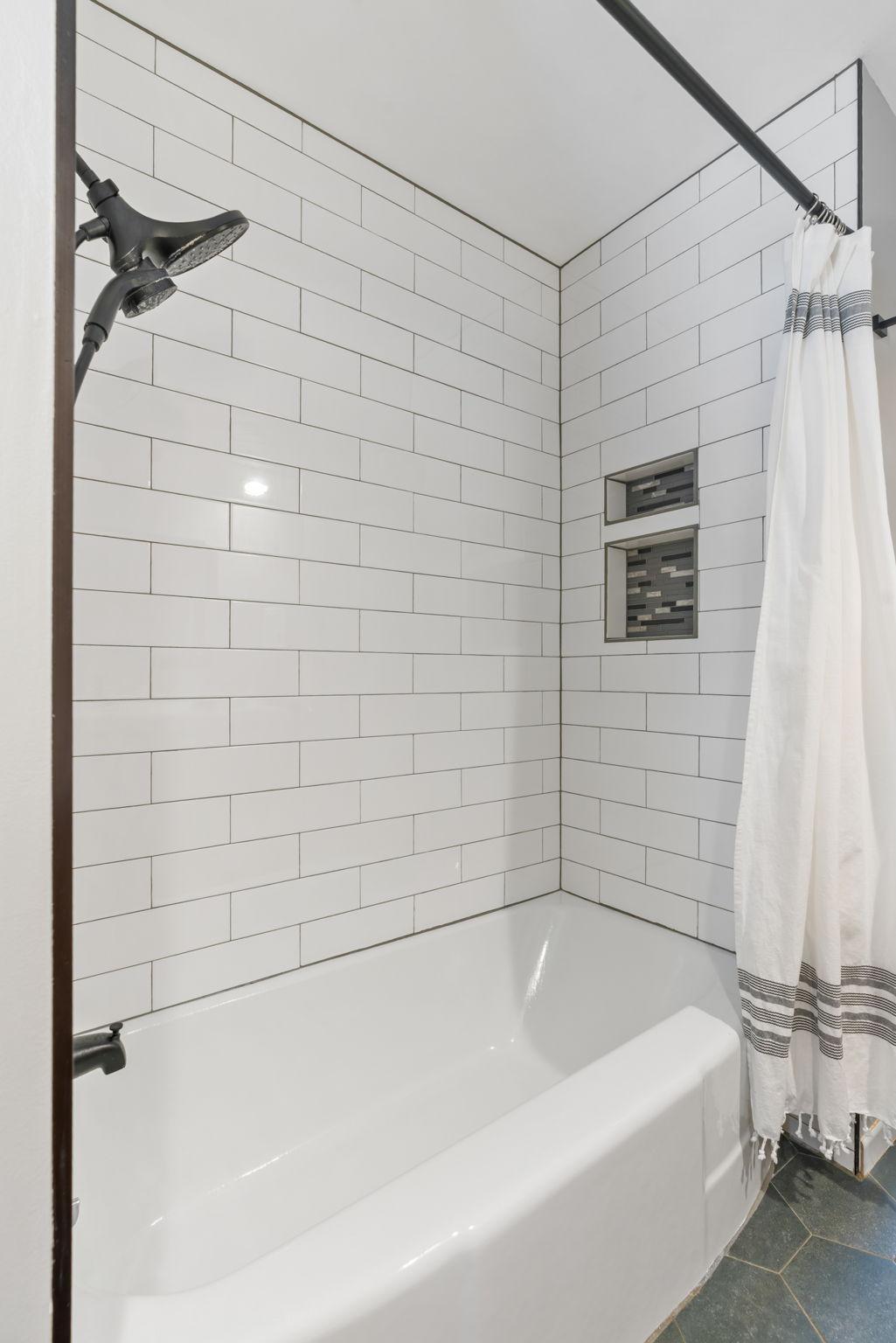 SHower with built-in niche