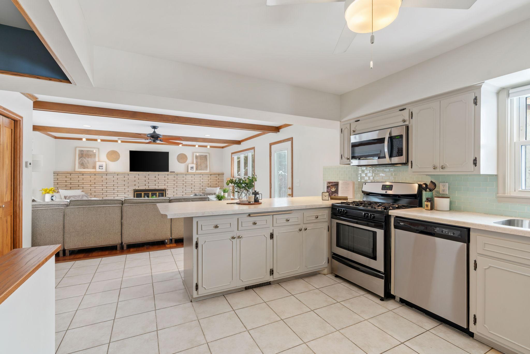 Large kitchen with ample counter space