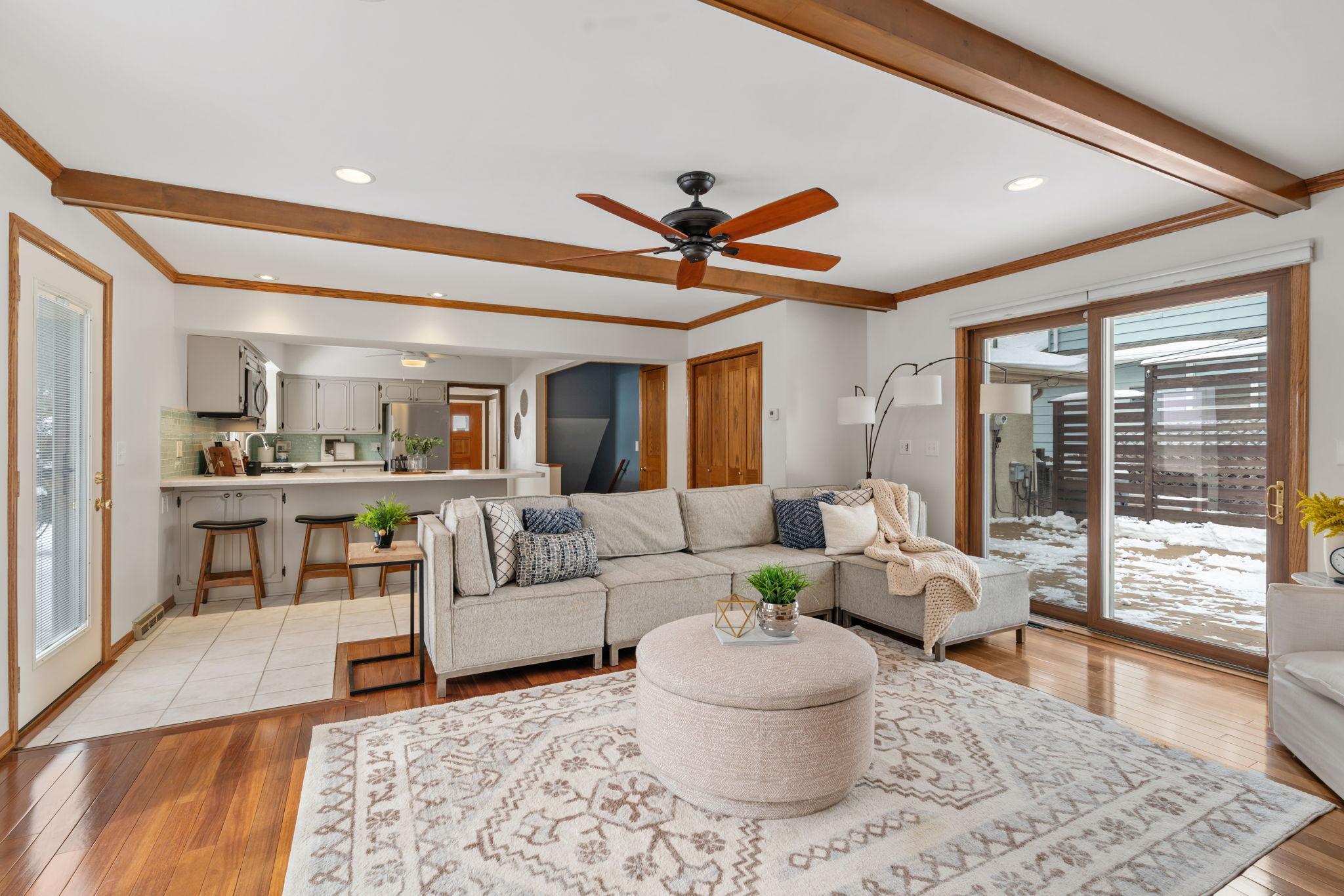 Slicing door access to backyard