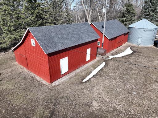 2075 80th Street SW, Montevideo, MN 56265
