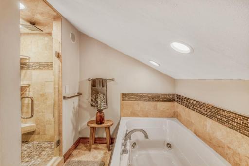 11926 Summerset Lane - Web Quality - 024 - 24 Primary Bathroom.jpg