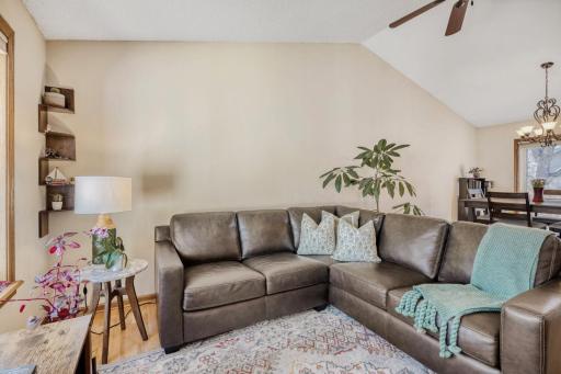 11926 Summerset Lane - Web Quality - 007 - 07 Living Room.jpg