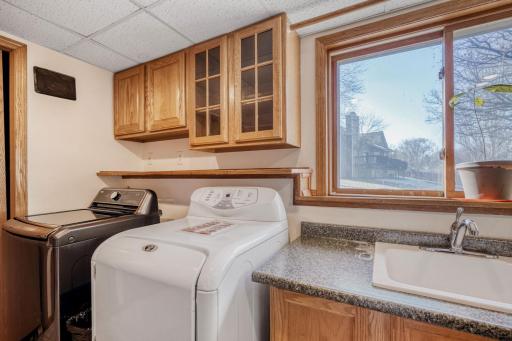 11926 Summerset Lane - Web Quality - 026 - 26 Laundry Room.jpg
