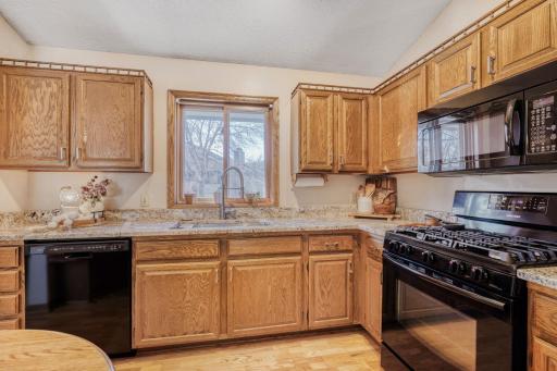 11926 Summerset Lane - Web Quality - 013 - 13 Kitchen.jpg