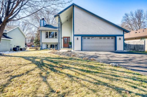 11926 Summerset Lane - Web Quality - 002 - 02 Exterior Front.jpg