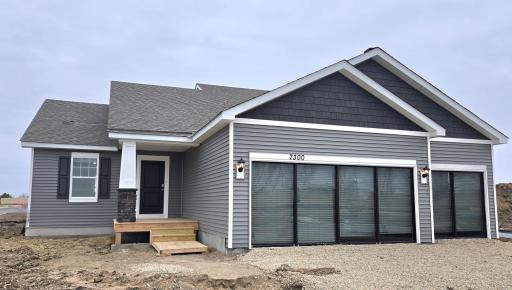The Bryant II Northern Craftsman at Highlands at Eagle View in Elko New Market. Photo is of a actual home. Options and colors may vary. Ask Sales Agent for details.