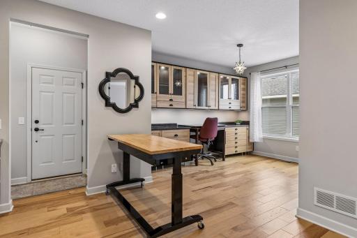 3319 Ridgestone Way, Woodbury, MN 55129