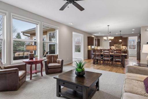 3319 Ridgestone Way, Woodbury, MN 55129