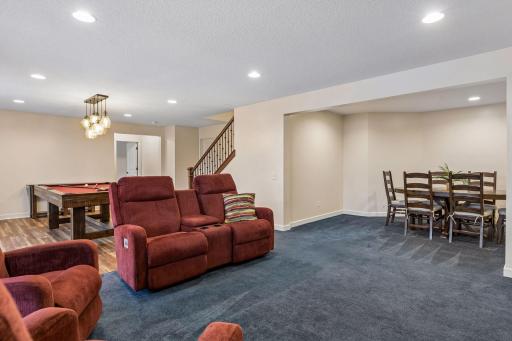 3319 Ridgestone Way, Woodbury, MN 55129