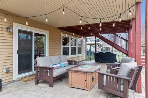 3319 Ridgestone Way, Woodbury, MN 55129