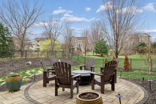 3319 Ridgestone Way, Woodbury, MN 55129