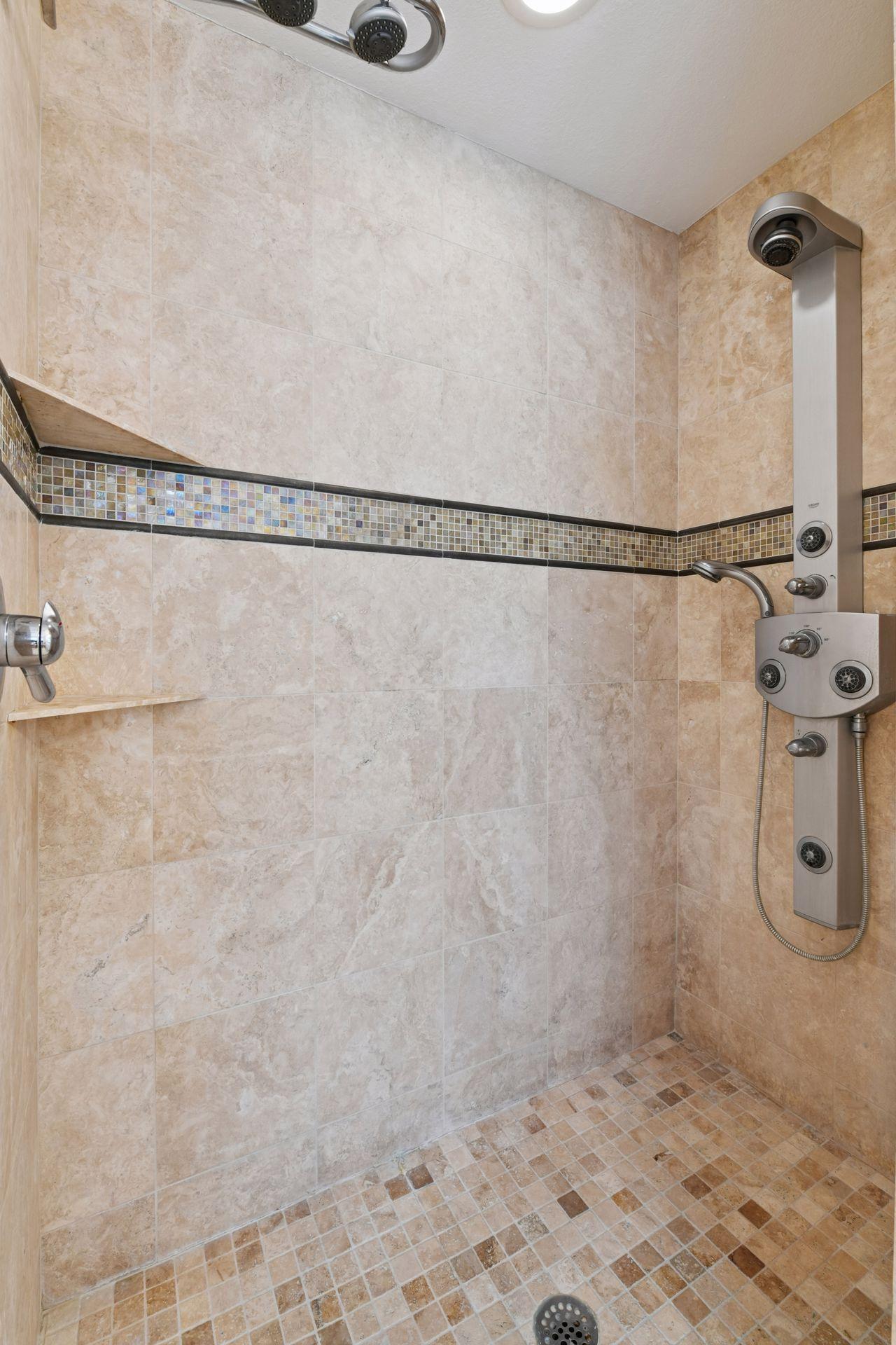 17558 George Moran Drive - Primary spa bath, separate tub / shower.