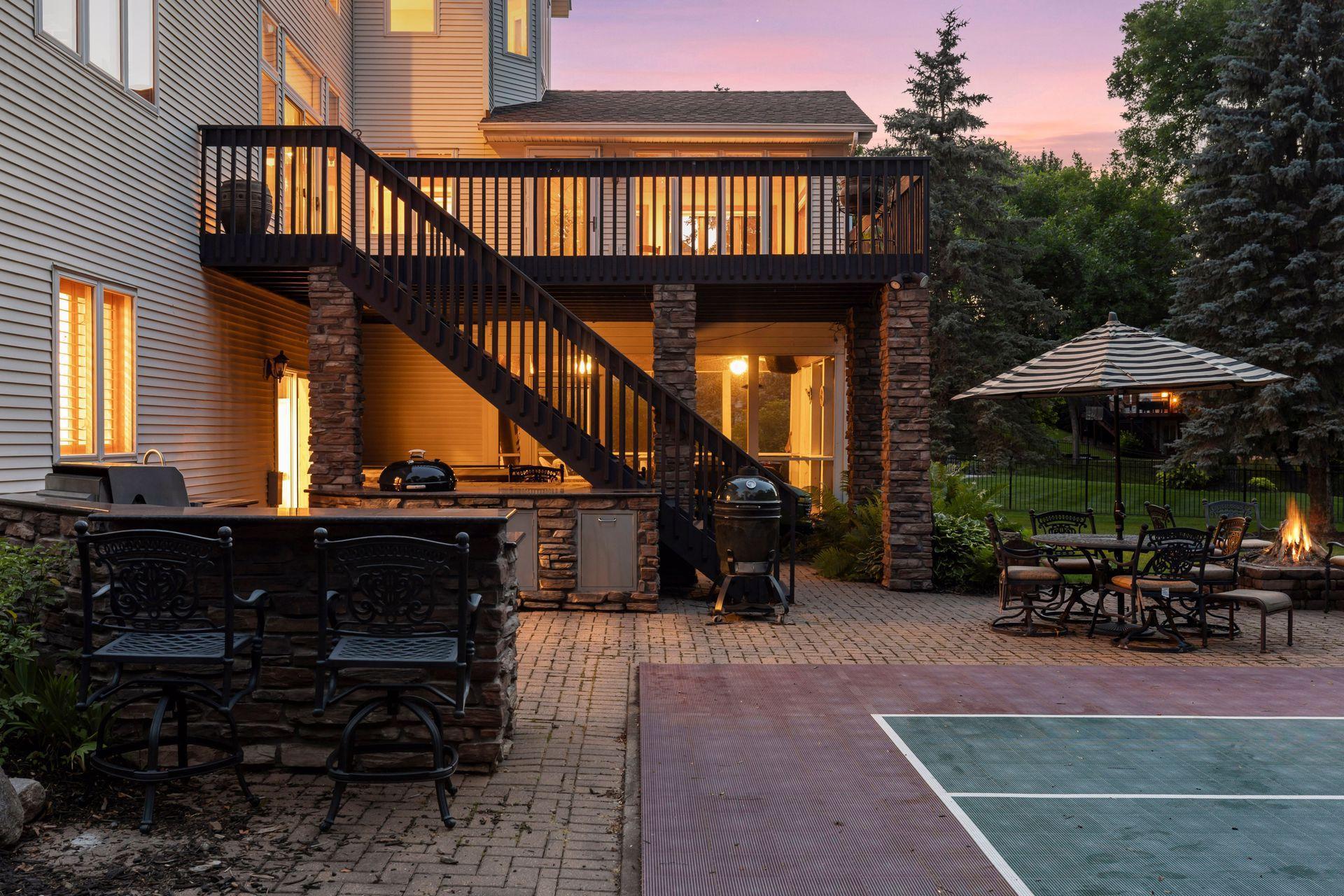 17558 George Moran Drive - Screened porch on the lower level. Full stainless steel kitchen with sink.