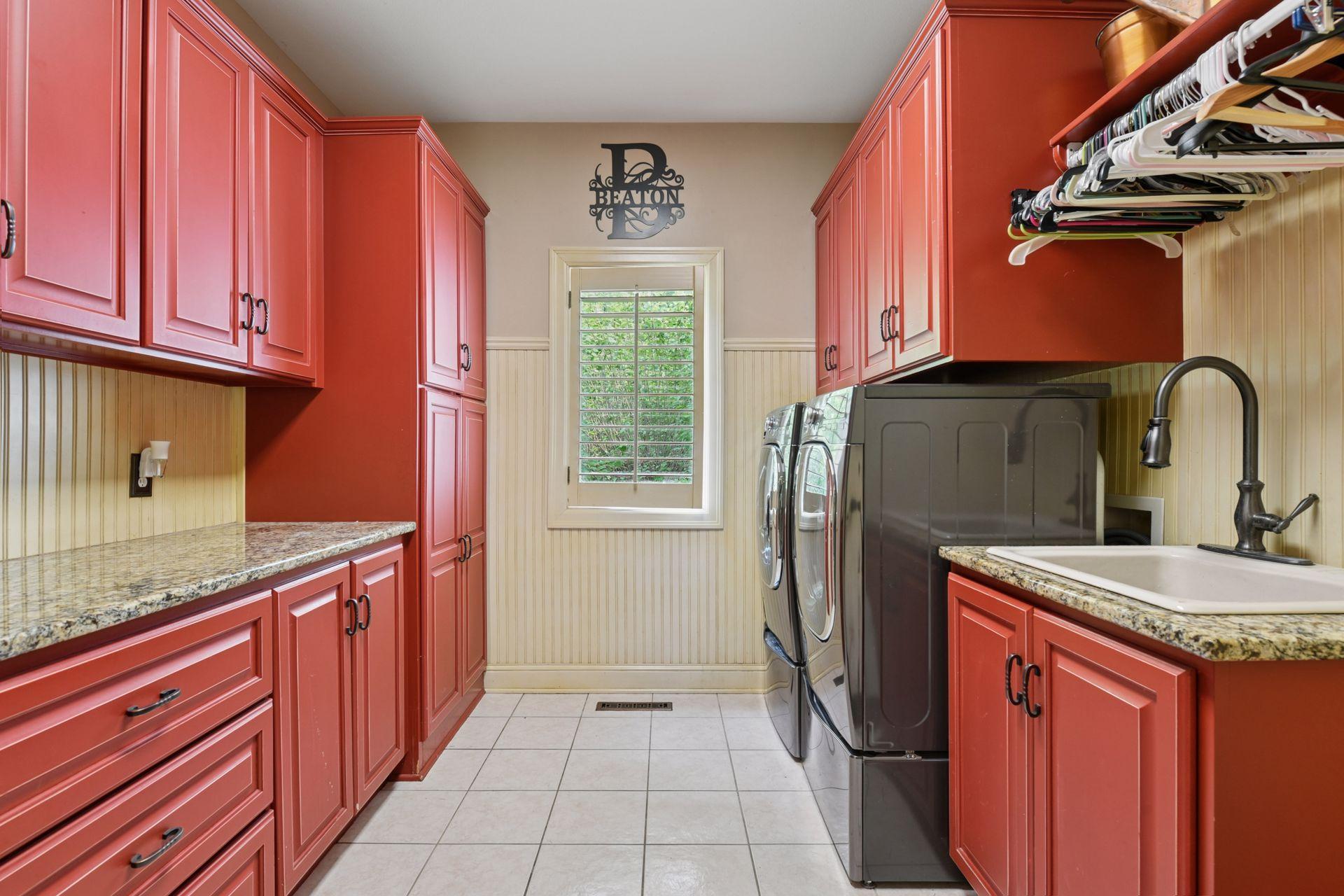 17558 George Moran Drive - Main floor mudroom and laundry.