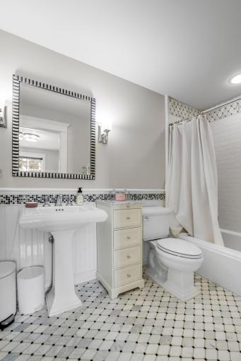 5500 Halifax Lane, Edina, MN 55424