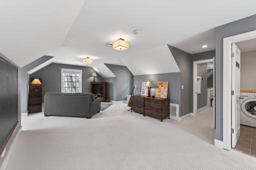 19055 Ridgewood Road, Wayzata, MN 55391