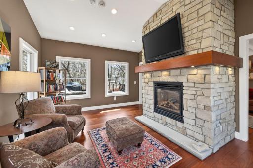 19055 Ridgewood Road, Wayzata, MN 55391