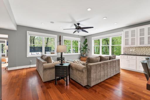 19055 Ridgewood Road, Wayzata, MN 55391