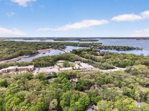 19055 Ridgewood Road, Wayzata, MN 55391