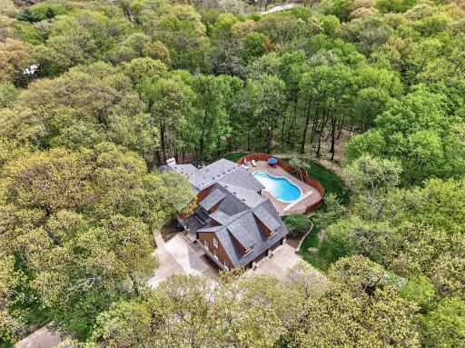 19055 Ridgewood Road, Wayzata, MN 55391