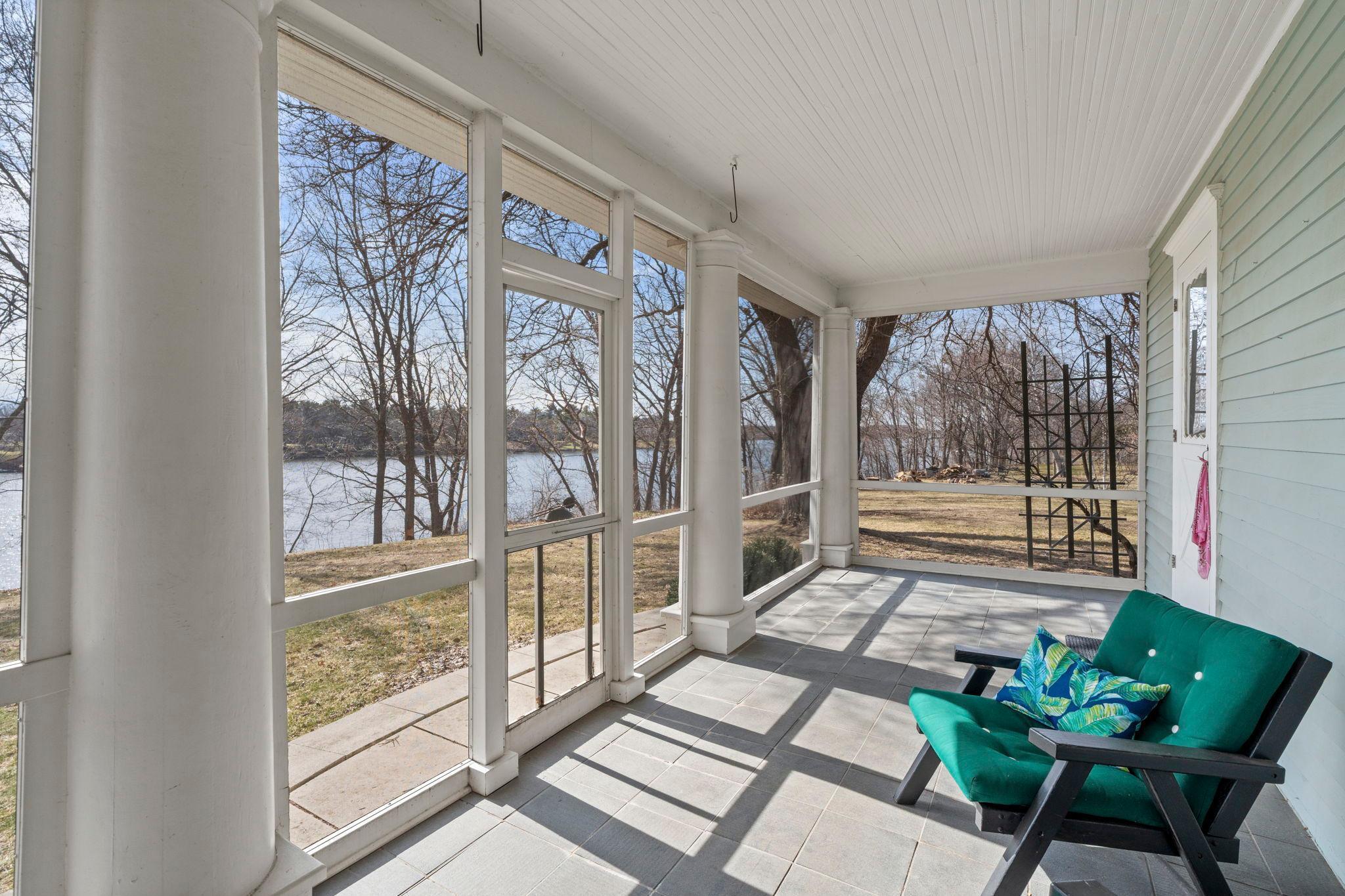 Your peaceful river retreat